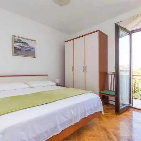 Sime Apartman Rogoznica